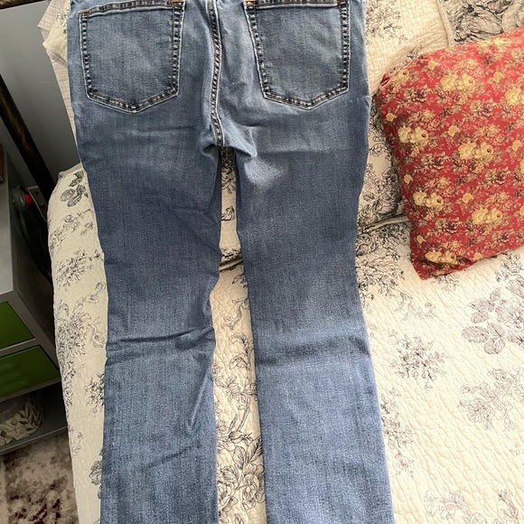 Old Navy Super Skinny Jeans - Picture 4 of 5